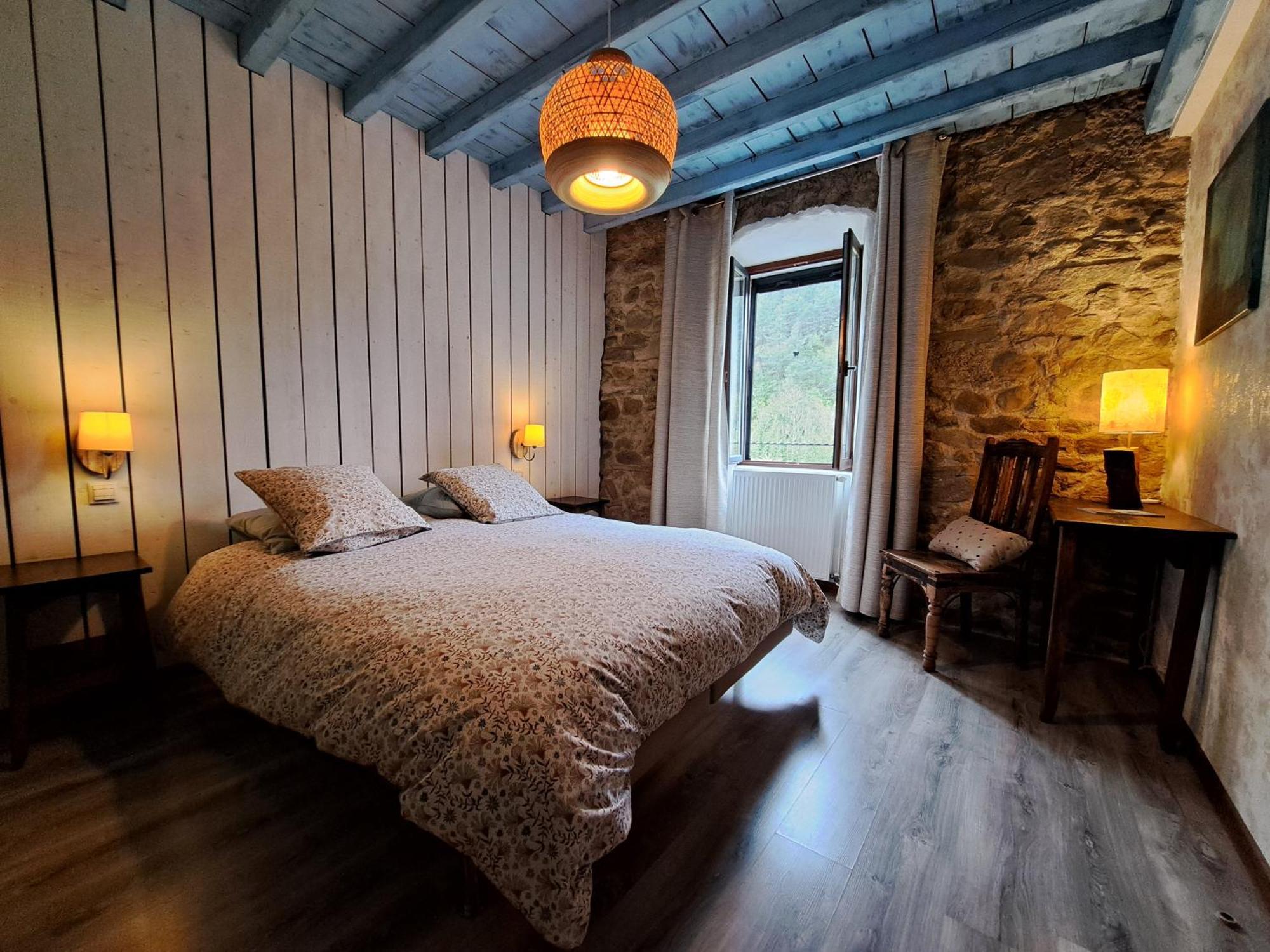 Le Sareymond Bed & Breakfast Menée Eksteriør bilde